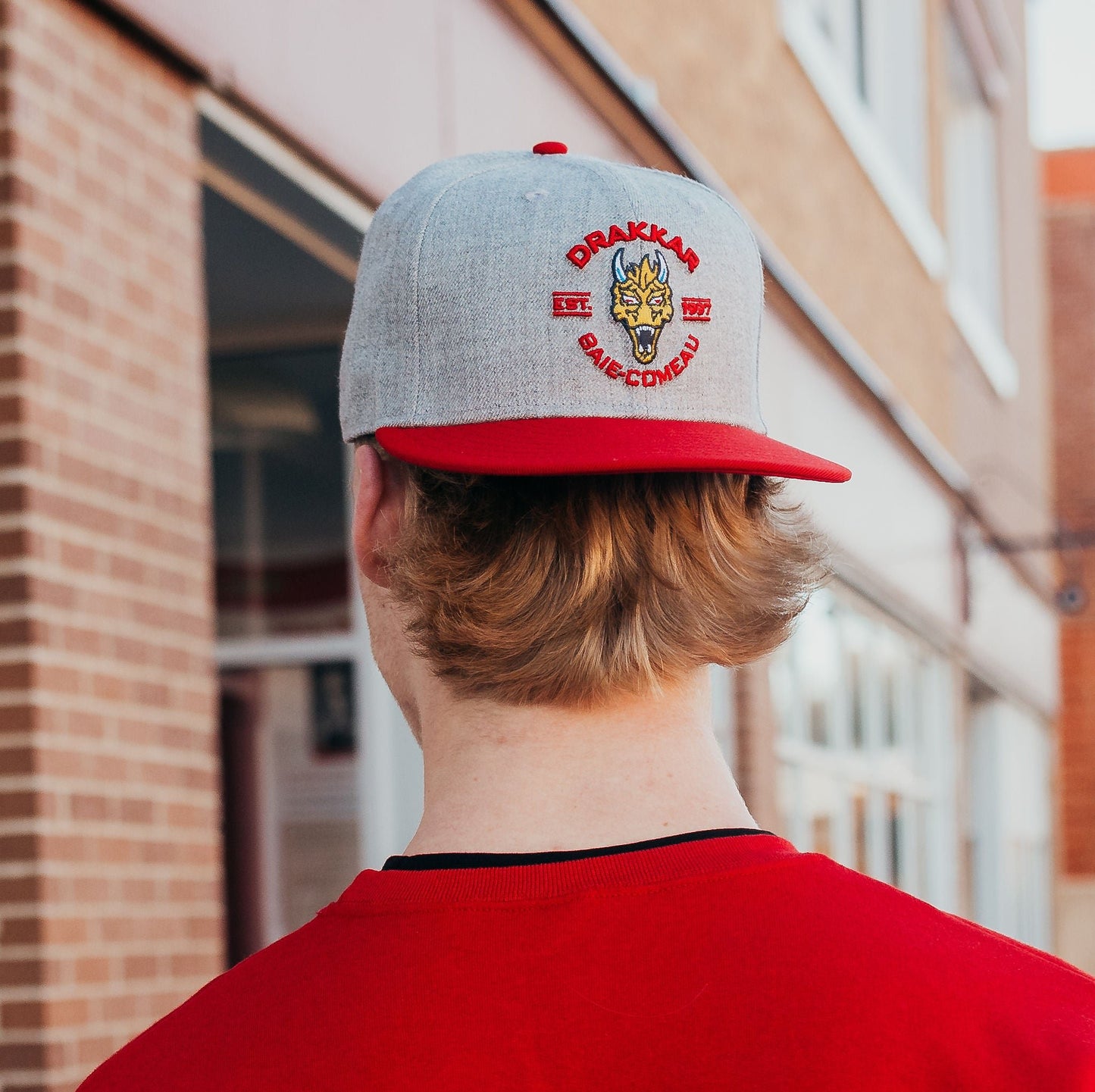 Casquette 2 tons grise et rouge