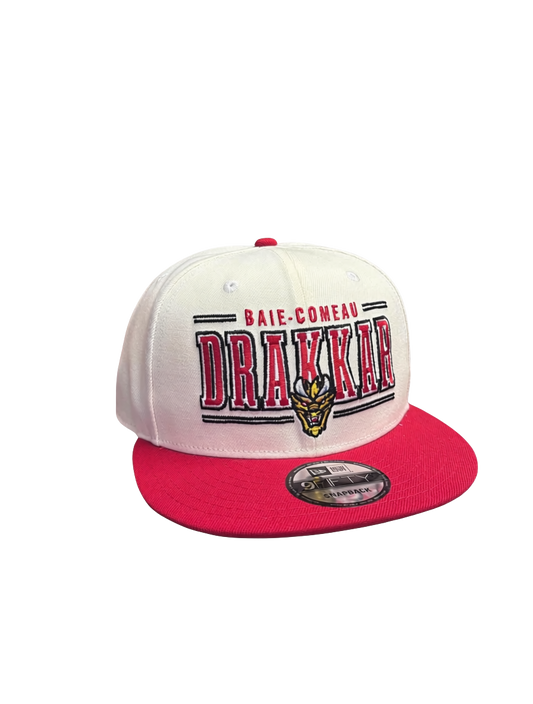 Casquette beige et rouge Baie-Comeau Drakkar